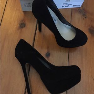 Steve Madden black suede platform heels 5.5